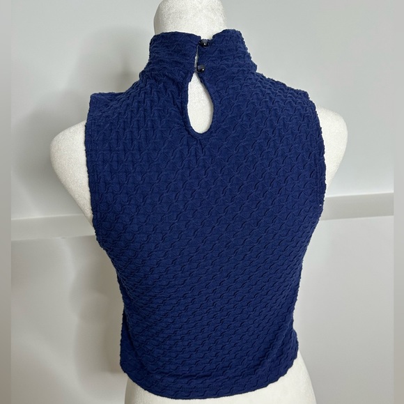 Turtleneck Tank - Picture 4 of 7